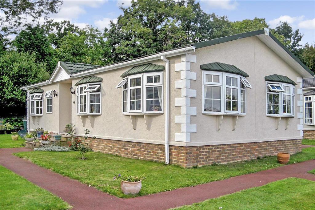Station Road, Nettlestead, Maidstone, Kent 2 bed park home £160,000