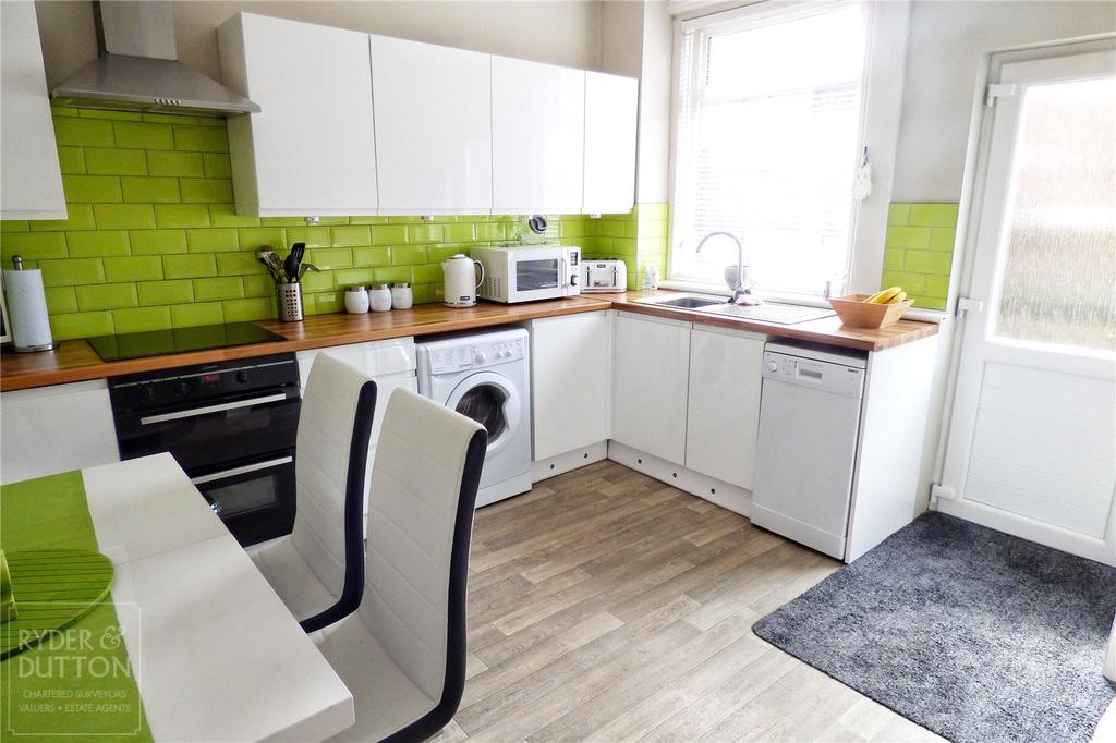 Denbigh Street, Mossley, AshtonunderLyne, OL5 2 bed terraced house