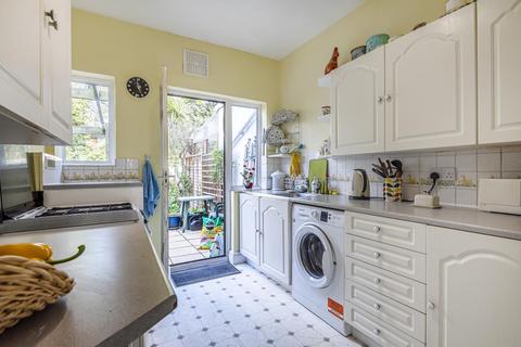 18 Fairway, London, SW20 9DN