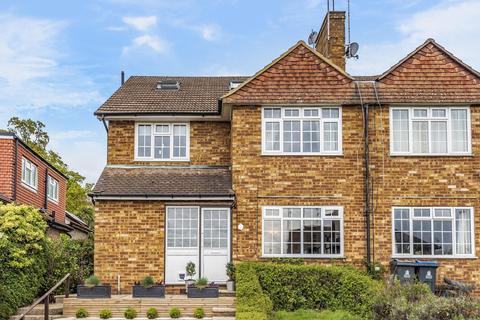 48 Kelvedon Close, Kingston Upon Thames, KT2 5LG