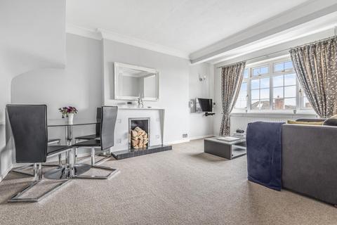 48 Kelvedon Close, Kingston Upon Thames, KT2 5LG