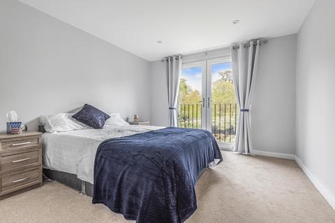 48 Kelvedon Close, Kingston Upon Thames, KT2 5LG