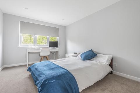48 Kelvedon Close, Kingston Upon Thames, KT2 5LG