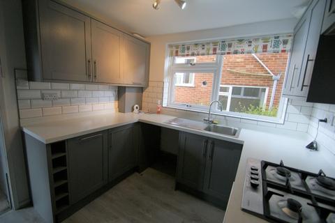 2 bedroom maisonette to rent, Colenzo Drive, Andover, SP10