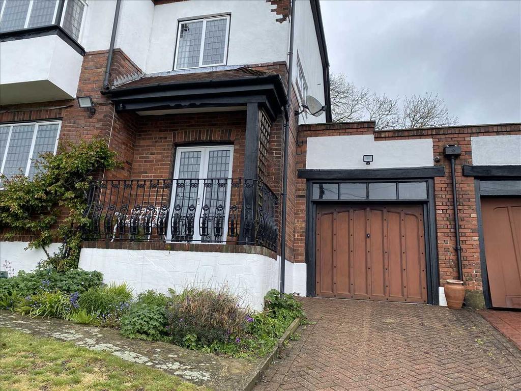 Garage &amp; Parking