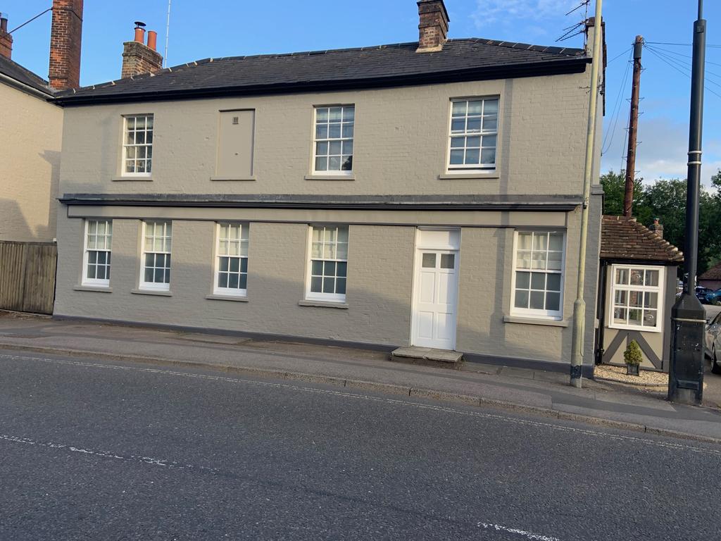 Charnham Street, Hungerford RG17 3 bed apartment £425,000