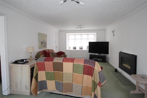 4 Abbeyfields Close, Netley Abbey, Southampton, SO31 5GR