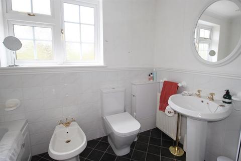4 Abbeyfields Close, Netley Abbey, Southampton, SO31 5GR