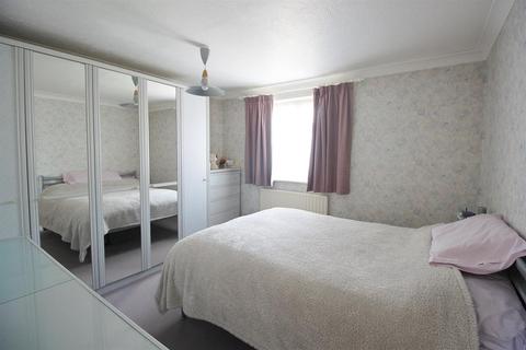 4 Abbeyfields Close, Netley Abbey, Southampton, SO31 5GR