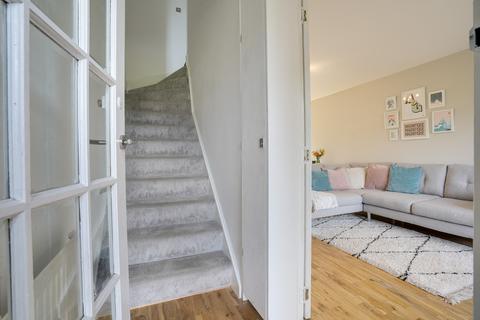 29 Buckstone Howe, Edinburgh, EH10 6XF