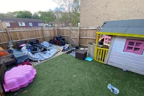 6 Dell Crescent, Northampton, NN3 8SG