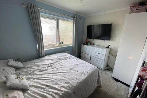 6 Dell Crescent, Northampton, NN3 8SG