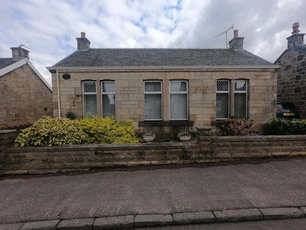 BURNHEAD ROAD, LARKHALL ML9 3 bed cottage £175,000