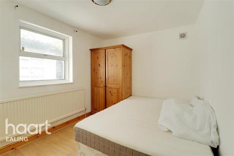 2 bedroom flat to rent, Little Ealing Lane