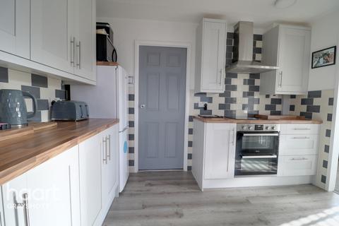 31 The Spinney, Grayshott, Hindhead, GU26 6DY