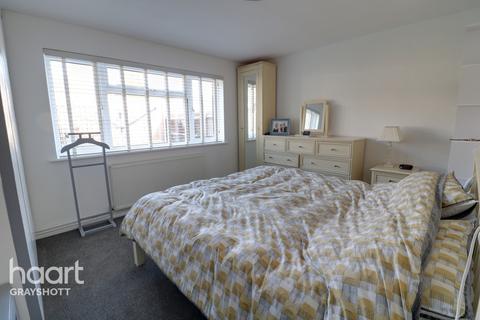 31 The Spinney, Grayshott, Hindhead, GU26 6DY