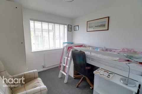 31 The Spinney, Grayshott, Hindhead, GU26 6DY