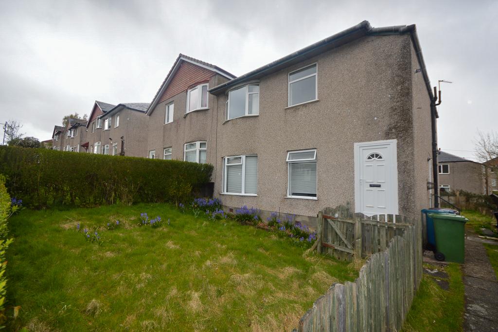 Glencroft Road, Croftfoot, Glasgow, G44 2 bed flat for sale £75,000
