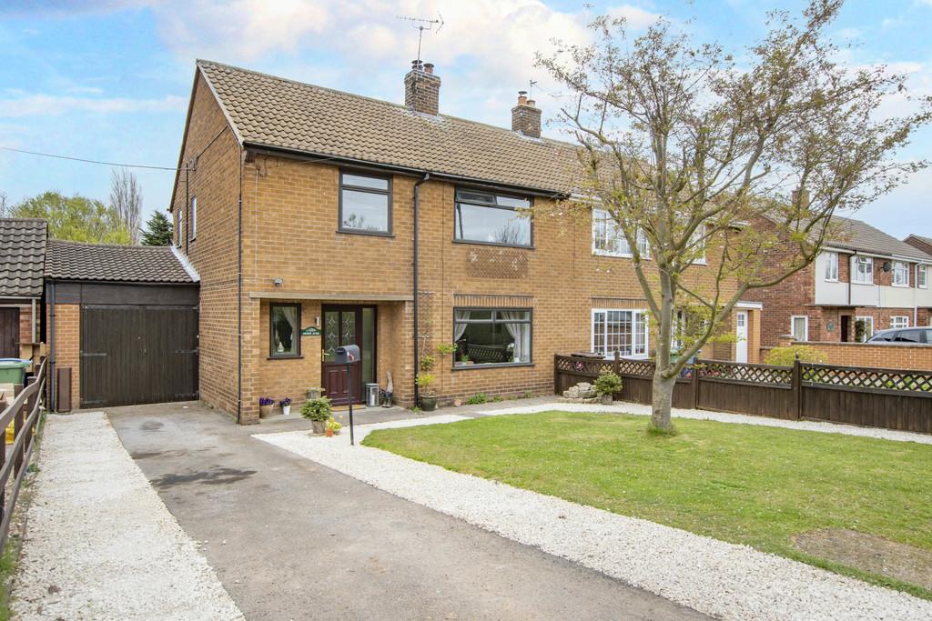 Priestgate, East Markham 4 bed semidetached house £250,000
