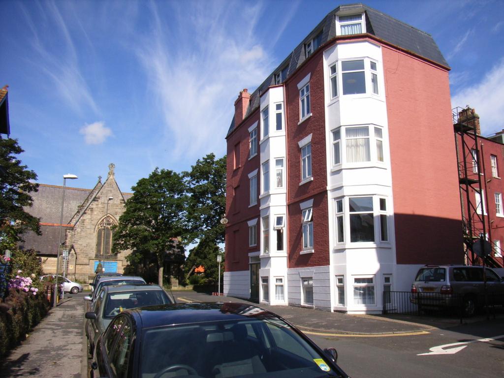 West Avenue, Filey 2 bed apartment for sale £139,950
