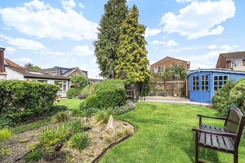 82 Groveley Road, Sunbury-on-thames, TW16 7LB