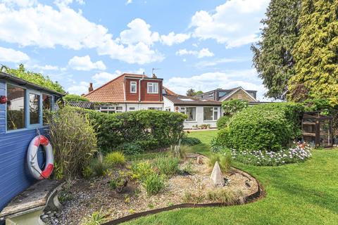 82 Groveley Road, Sunbury-on-thames, TW16 7LB