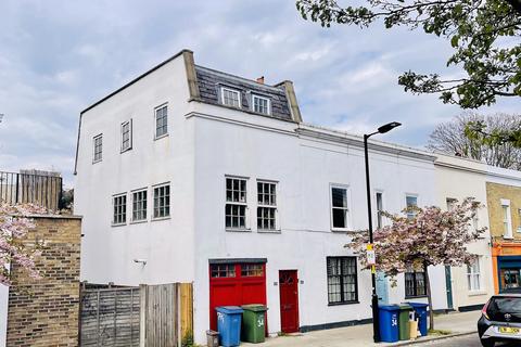 34 Holly Grove, London, SE15 5DF