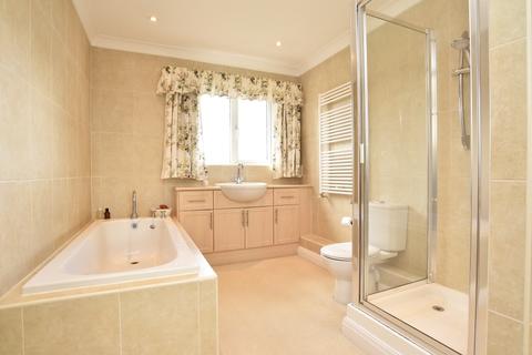 1 Castle Hill Close, Harrogate, HG2 9JH
