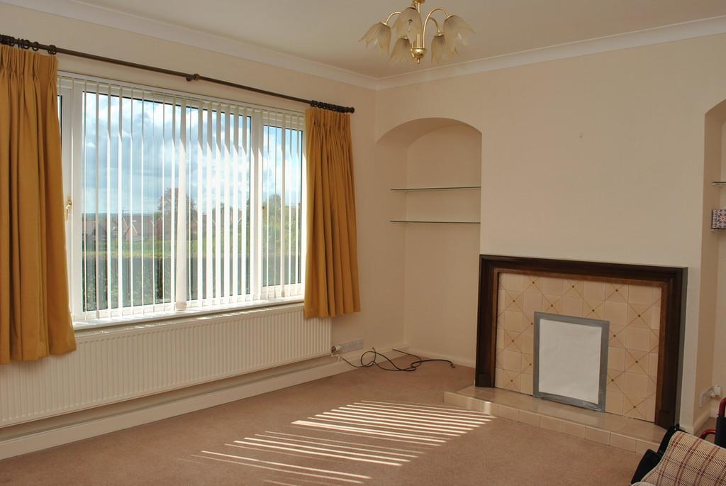Chester Road, Malpas, Cheshire 4 bed detached bungalow £950 pcm (£219 pw)