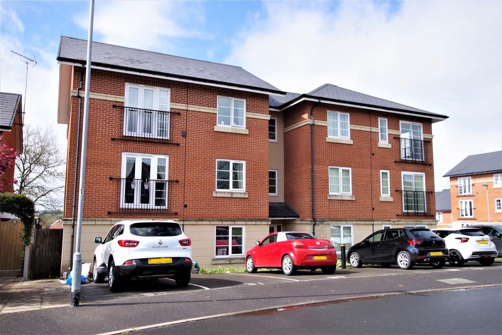 Hamilton Avenue, Uttoxeter 2 bed flat £49,500