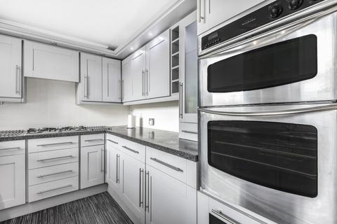 25 Garden Close, London, SE12 9TG