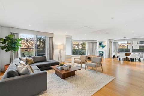 3 bedroom flat to rent, Marina Point, Lensbury Avenue, London