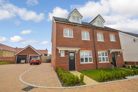 20 Collar Way, Witham, CM8 1YX