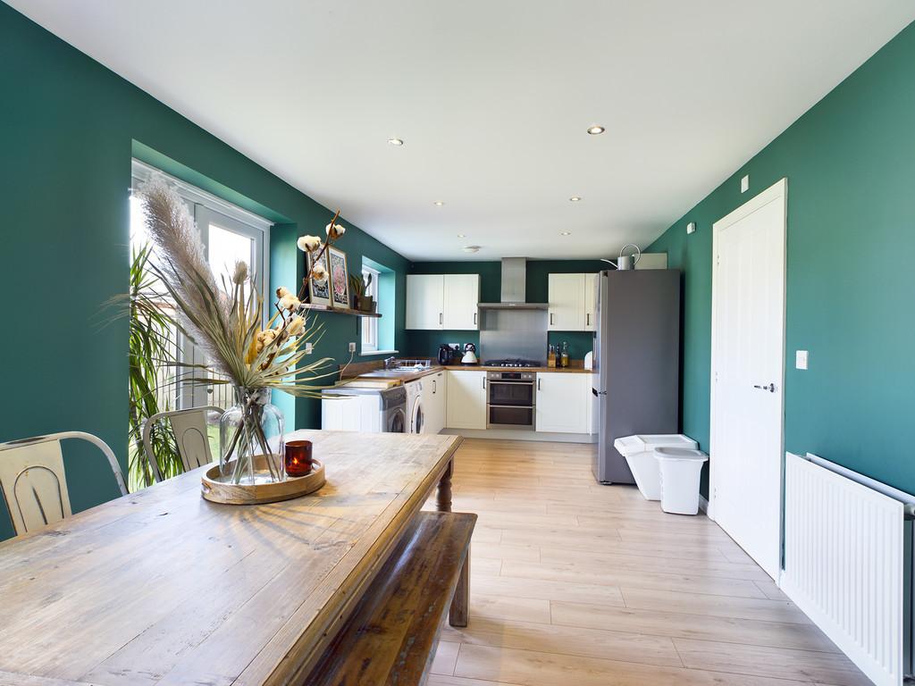 Kitchen/Diner/Family area