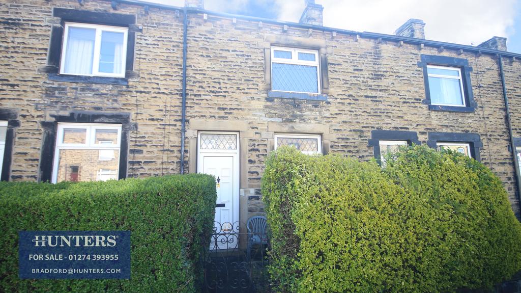Woodhall Avenue, Bradford, West Yorkshire 2 bed terraced house £50,000