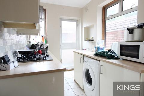 4 bedroom terraced house to rent, Middle Street, Southampton