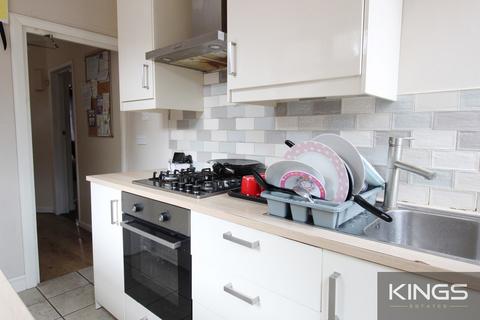 4 bedroom terraced house to rent, Middle Street, Southampton