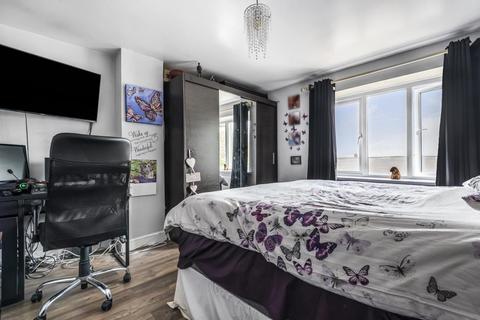 24 Oaksey Road, Swindon, SN2 5BT