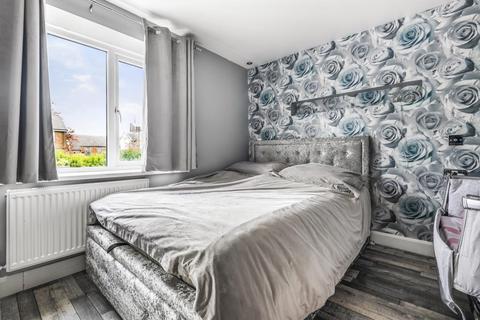24 Oaksey Road, Swindon, SN2 5BT
