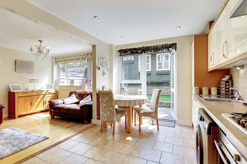 18 Kerwick Close, London, N7 9DJ