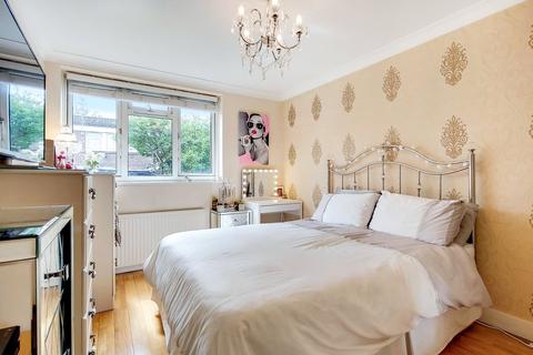 18 Kerwick Close, London, N7 9DJ