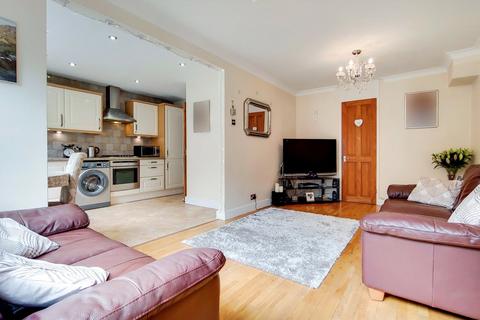 18 Kerwick Close, London, N7 9DJ