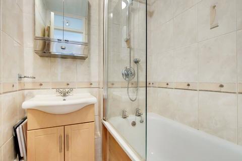 18 Kerwick Close, London, N7 9DJ