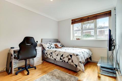 18 Kerwick Close, London, N7 9DJ