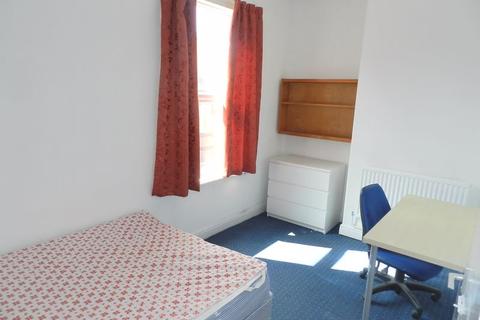 11 Glossop Street, Leeds, LS6 2LE
