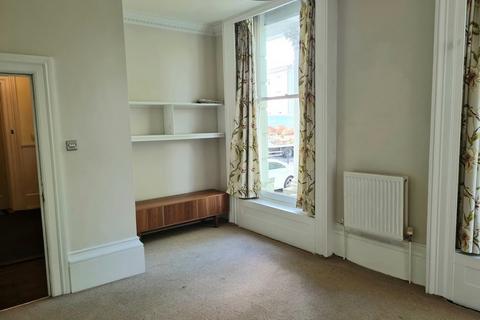 undefined, Flat 3, Kenilworrth House