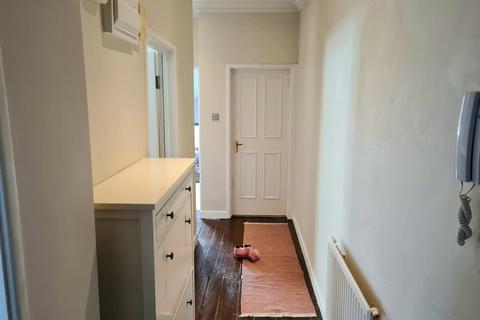 undefined, Flat 3, Kenilworrth House