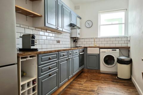 undefined, Flat 3, Kenilworrth House