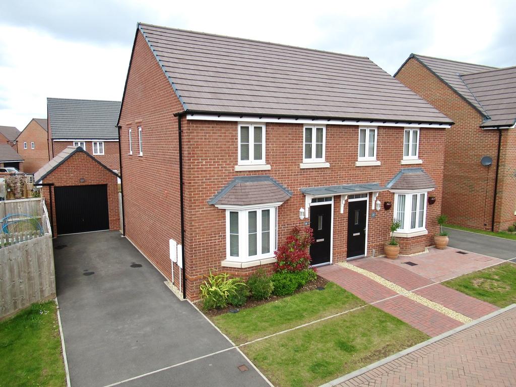 St Peters Field, Whitestone, Hereford, HR1 3 bed semidetached house