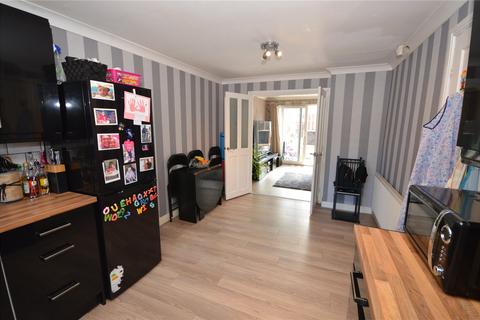 8 Dulverton Garth, Leeds, LS11 0LH